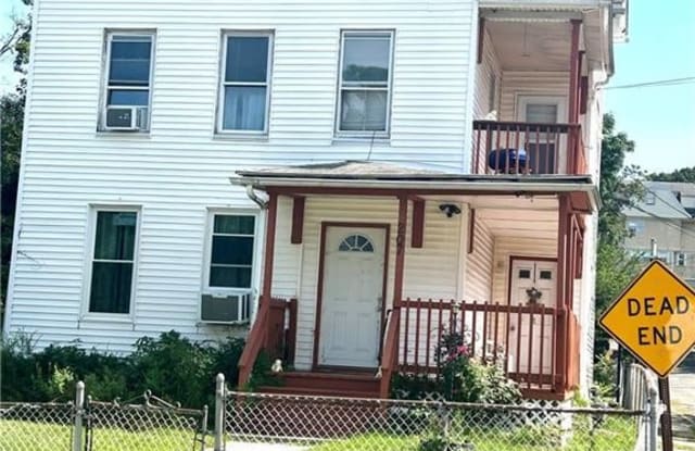 207 Hobart Street - 207 Hobart Street, Meriden, CT 06450