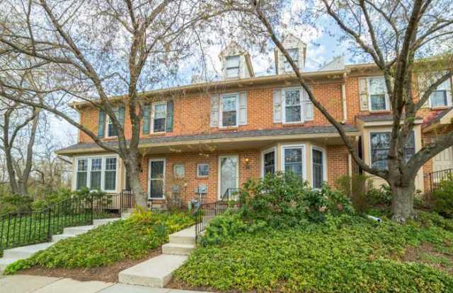 427 Oakmont Court Gallery 2