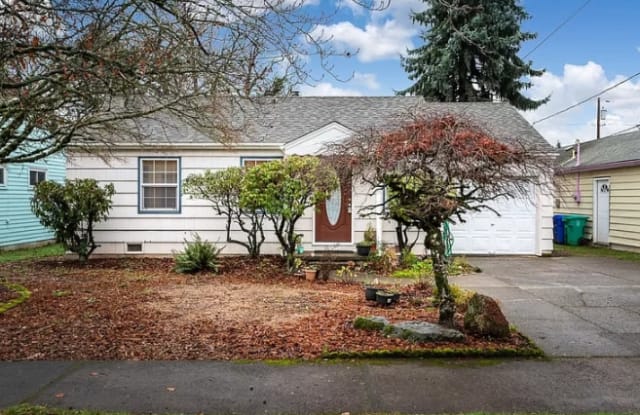 8934 SE Hawthorne Blvd - 8934 Southeast Hawthorne Boulevard, Portland, OR 97216