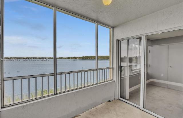 2811 N Oakland Forest Dr Gallery 2
