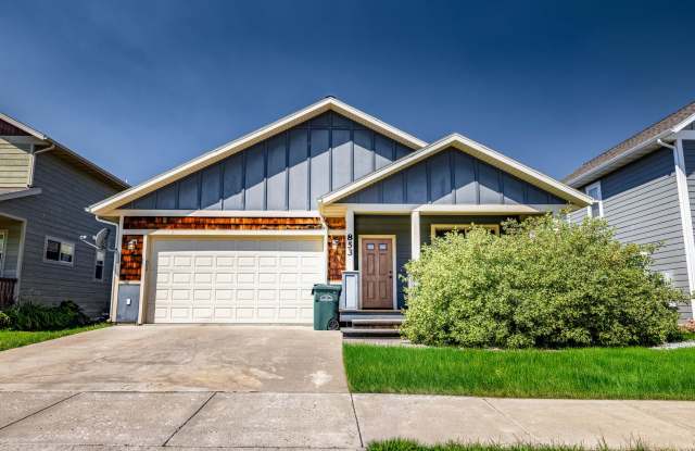 3 Bed 2 Bath Single Home with wood floors and fireplace photos photos