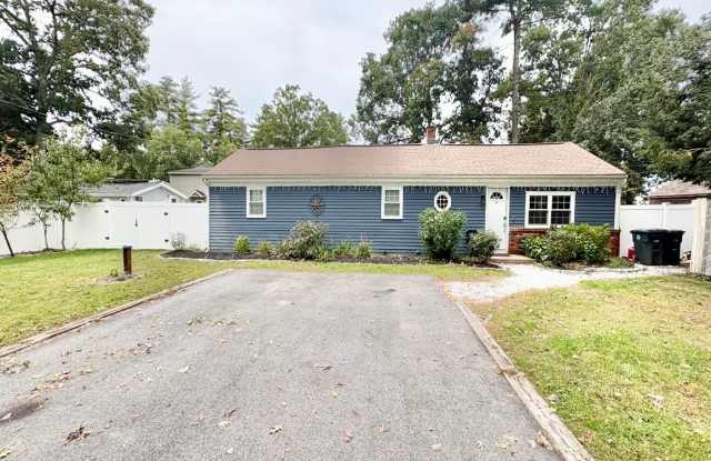 ****Coventry/Johnson’s Pond – Updated Single Family - $3,195***** Gallery 1