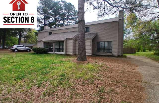 Newly Refreshed 3 bedroom 2 bath Duplex - Open To Section 8 photos photos