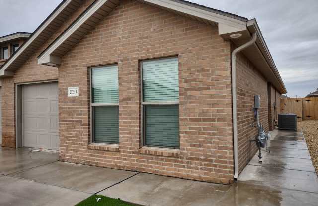 2121 N Jayton Ave photos photos