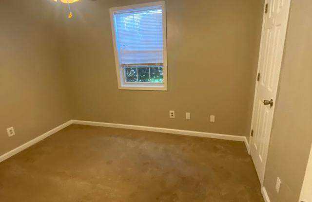 Room in 4 Bedroom Home at 1658 Georgia Ave Gallery 3