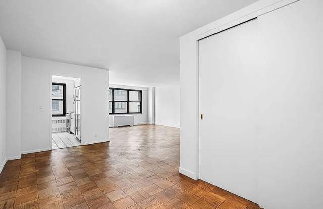 225 E 57th St Apt 6J Gallery 1