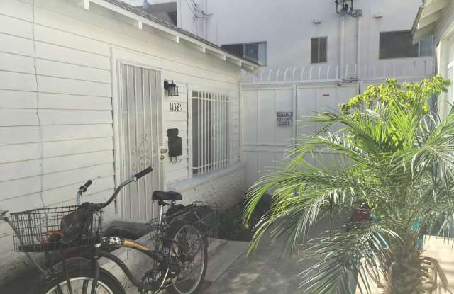 Charming Bluff Park Studio Bungalow – Just One Block from the Beach! photos photos Charming Bluff Park Studio Bungalow – Just One Block from the Beach! photos photos