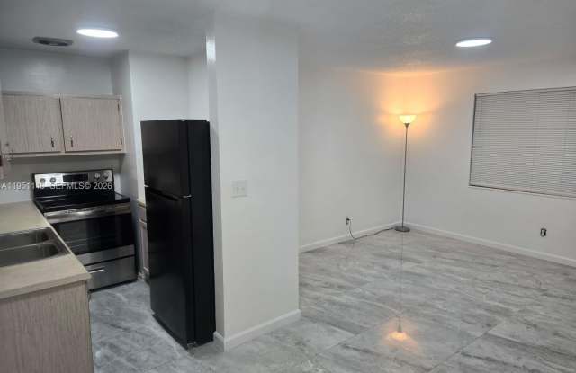 5120 NE 18th Ave photos photos