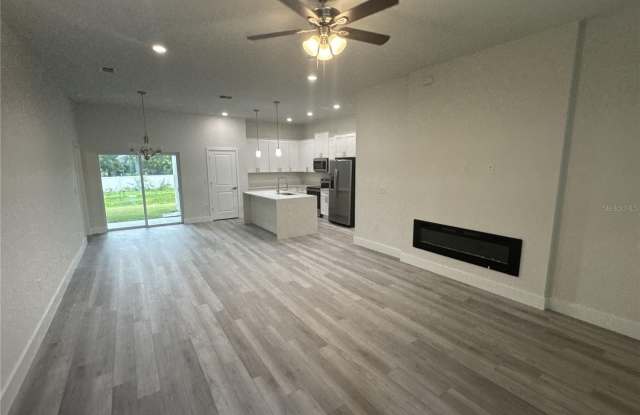 2231 VANCOUVER Lane Gallery 2