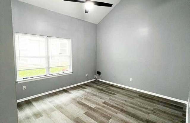 120  Fulton Court Gallery 3