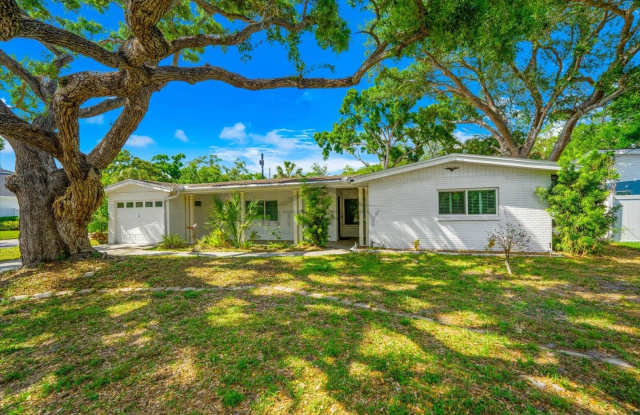 3 Bed/2 Bath, 1,848 Sqft - 3315 W Beaumont St Tampa, FL 33611 photos photos
