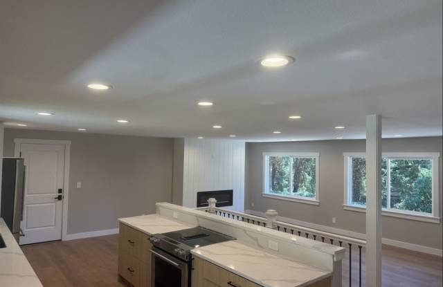 Beautiful 4br 3 bath Home For Rent in Edgewood WA Gallery 4