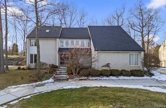 5322 Pond Bluff Dr Gallery 2