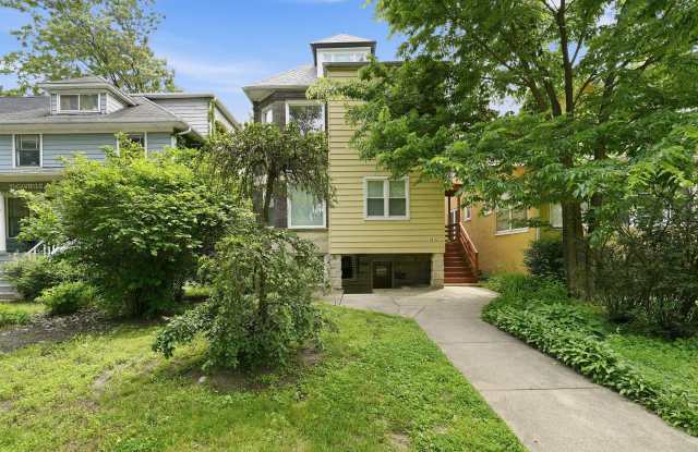 1915 W Lunt Ave - 1915 West Lunt Avenue, Chicago, IL 60626
