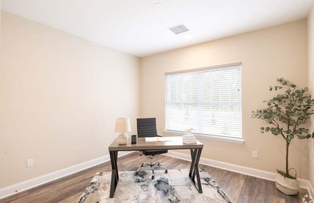 Beautiful 3 Bed / 2.5 Bath Townhouse Gallery 3