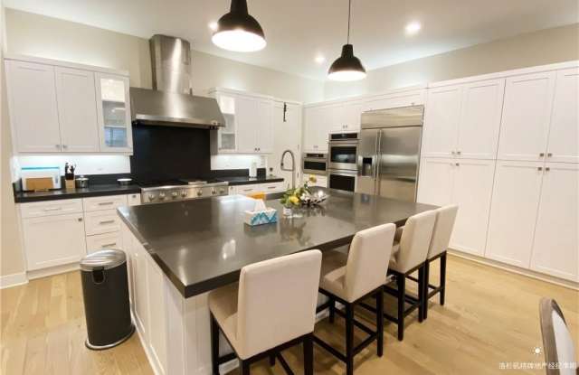 124 Swift Gallery 3