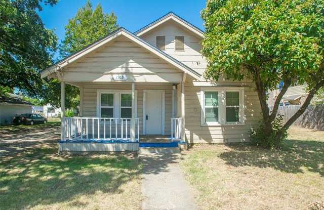 1102 S Avenue B - 1102 South Avenue B, Denton, TX 76201