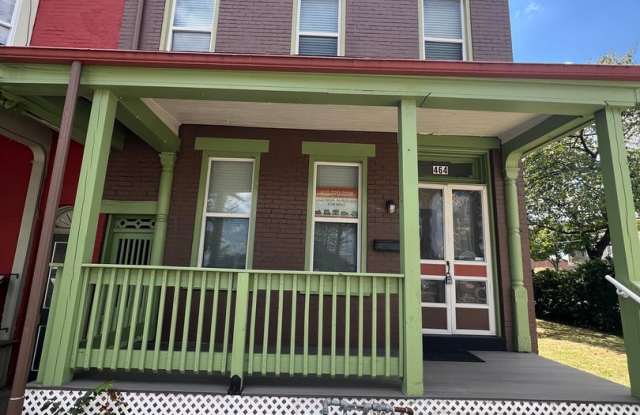 5 Bed 2.5 Bath Single-Family Home photos photos