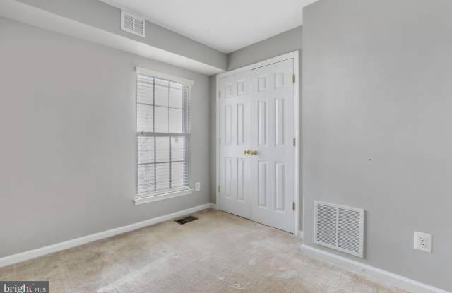 4455 BEACON GROVE CIRCLE - 4455 Beacon Grove Circle, Fair Lakes, VA 22033