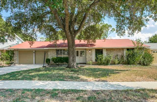 RENOVATED 4-BEDROOM IN CAMELOT, NORTH EAST ISD Gallery 3