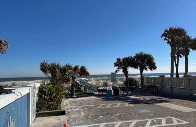 Atlantic Beach Gem!! Beach Life at its best!! Gallery 4