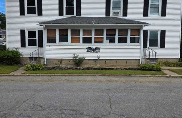 Charming 3BR Duplex in South Barre Gallery 1