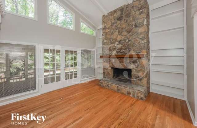 815 San Remo Court Gallery 3