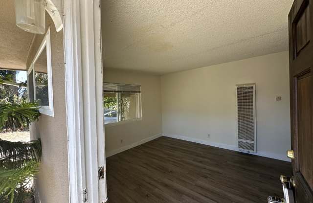 717 1/2 South Cedros Avenue Gallery 2