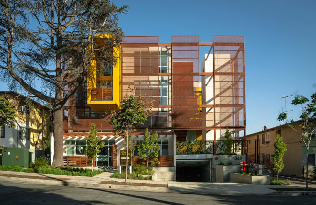 1342 North Hayworth Avenue - 107 photos photos