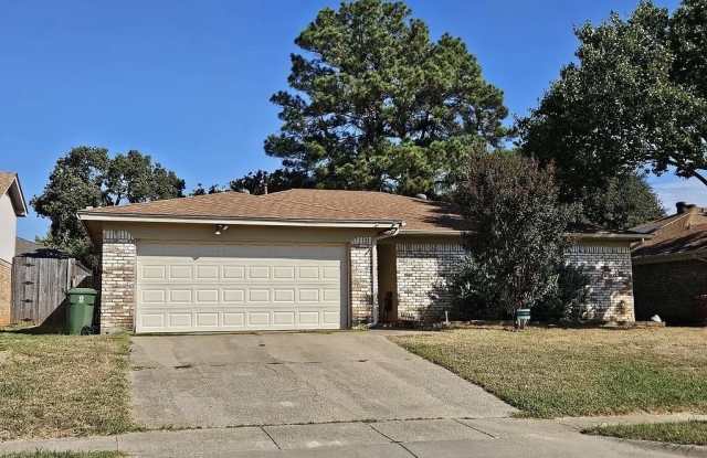 817 Mountain Laurel Lane - 817 Mountain Laurel Lane, Bedford, TX 76021