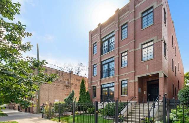 3814 N Greenview Avenue photos photos