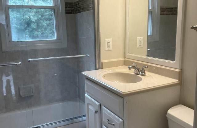 5102 GLASSMANOR Drive unit: 2. - 5102 Glassmanor Drive, Glassmanor, MD 20745