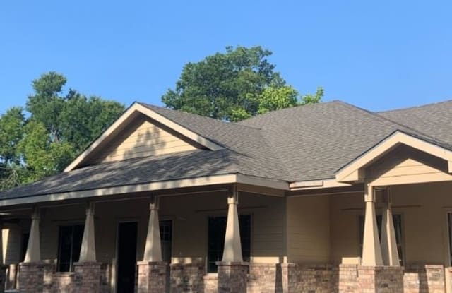 510 E Akard St - 510 East Akard Avenue, Weatherford, TX 76086