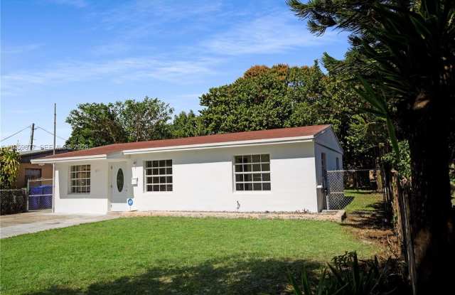 2311 Fletcher St photos photos