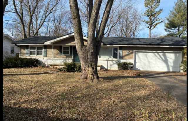 Very spacious 4 bedroom, 2 bath home in Kickapoo Schools! This will go fast! photos photos