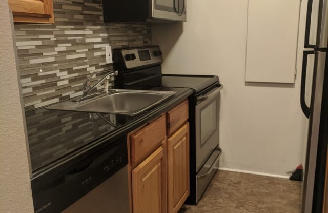 5875 E Iliff Ave Apt 212 - 5875 East Iliff Avenue, Denver, CO 80222