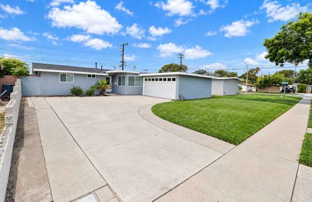 Beautifully Renovated Single-Story Anaheim Home with Private Pool Gallery 1