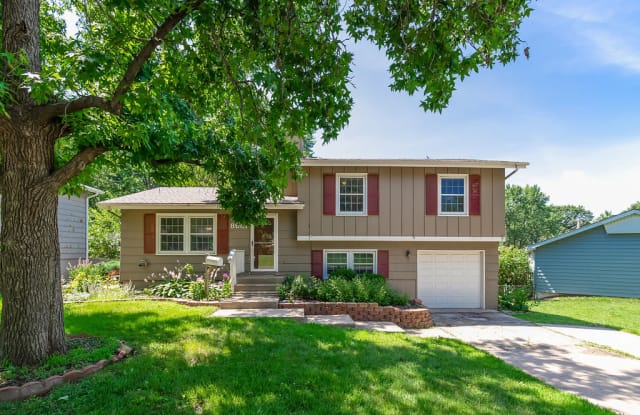 8801 West 90th Street, BEDROOM 2A, https://livehomeroom.com/90th - 8801 West 90th Street, Overland Park, KS 66212