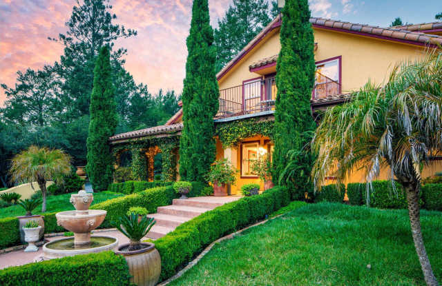 Welcome Home to 17580 Taylor Lane. Your Private Coastal Countryside Oasis is Calling You! Gallery 4