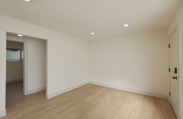 5250 14th Avenue Gallery 1