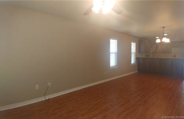 15 W 32nd Court Gallery 2