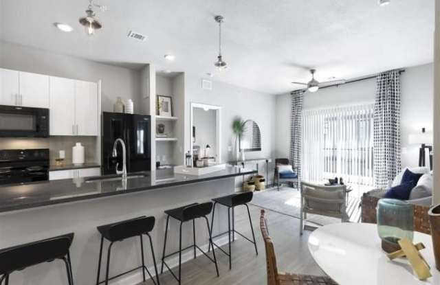 15033 Strathaven Pass Gallery 4