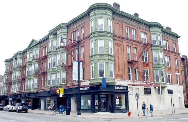 3241 N Broadway Street photos photos