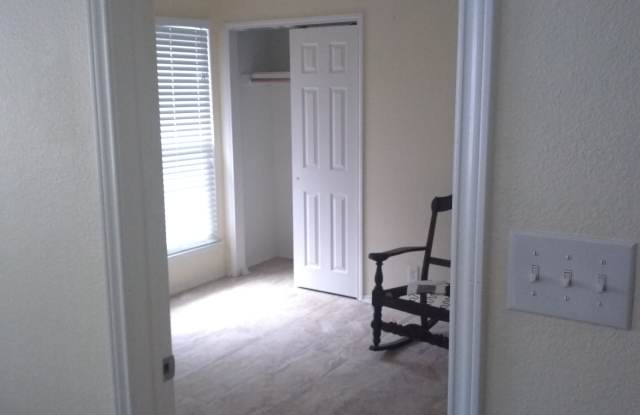 5619 Spring Night Gallery 3