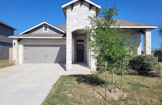Beautiful 3/2 home in Oak Creek Estates, NBTX photos photos