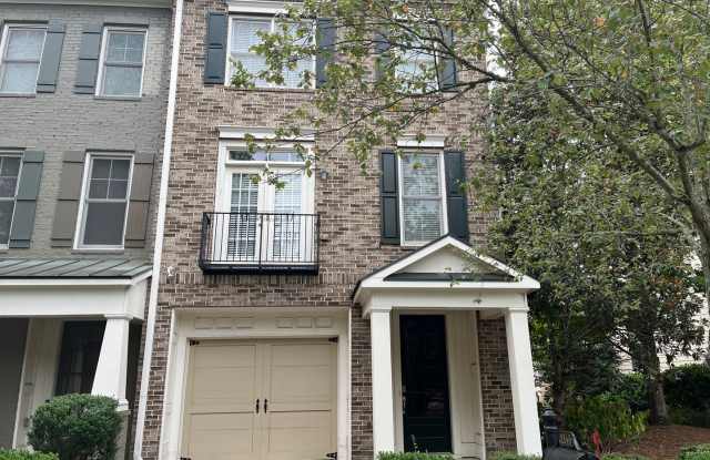 Beautiful townhome! 1 car garage, sunroom, glass shower, soaking tub, large room, kitchen w/island! Gallery 1
