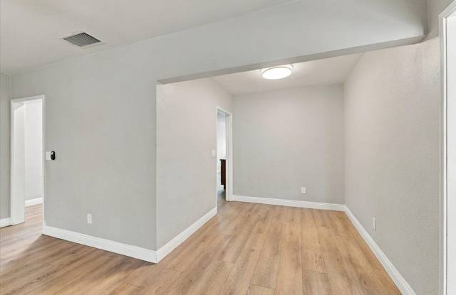427 South 16th Street Gallery 4