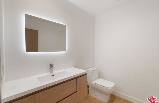 5530 1/2 Sunnyslope Avenue photos photos