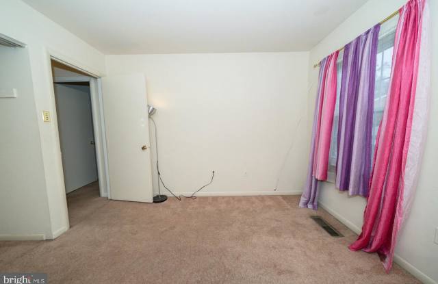 9175 HITCHING POST LANE Gallery 3
