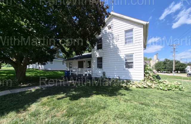 FOR RENT- 501 D Avenue, Grundy Center Gallery 1